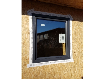 04 namontované okno drevodom.jpg